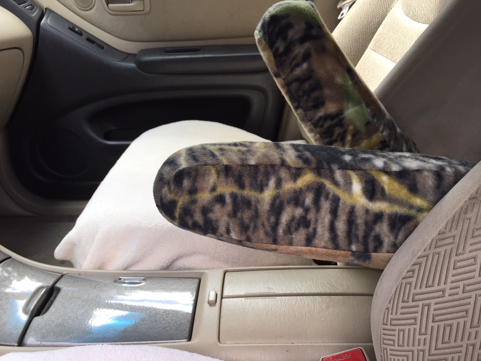Buy Auto Armrest Covers Fits the Nissan Quest 2005-2017- Fleece material (Pair) Buy Auto Armrest Covers Fits the Nissan Quest 2005-2017- Fleece material (Pair)